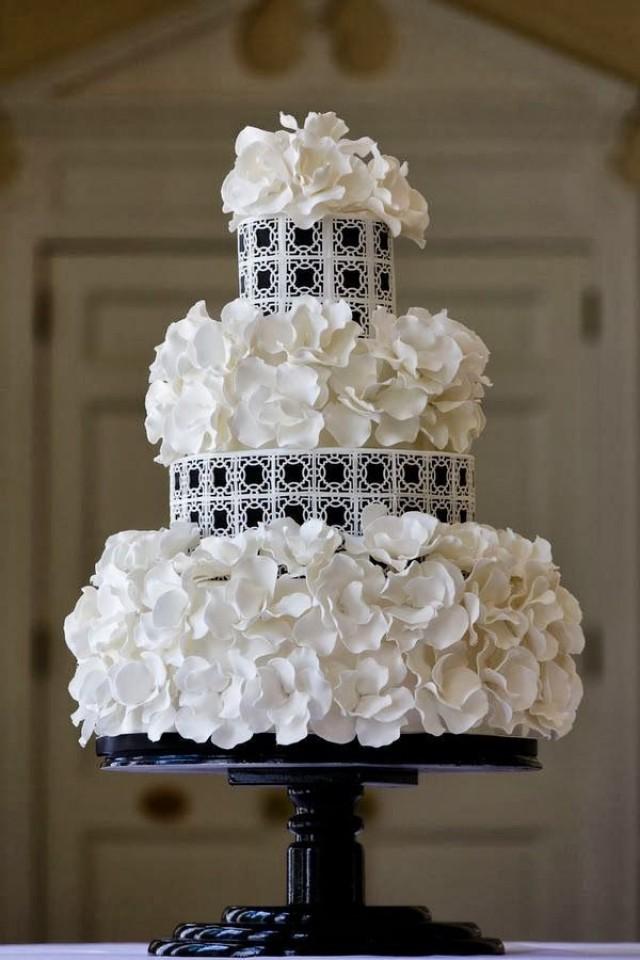 Black And White Wedding Cake For Special Wedding #2050091 - Weddbook