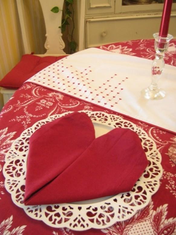 Very Easy Red Heart Shaped Napkin Fold Tutorial ♥ Lovely Valentine's ...